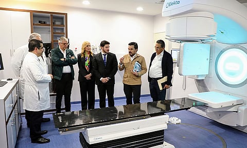 Samuel García, gobernador de Nuevo León, indicó que la inversión global que se destinó para fortalecer el sistema de salud asciende a los $7 mil 852 mdp, entre proyectos del sector público y privado