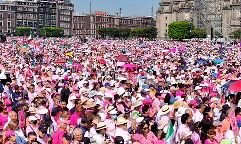 Reportan 90 mil asistentes en manifestación "Por nuestra democracia" en zócalo de la CDMX