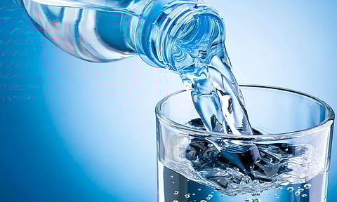 Esta es la cantidad de agua que debes consumir para mantenerte hidratado