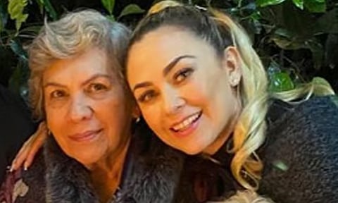 Revelan causa de la muerte de la mamá de Aracely Arámbula