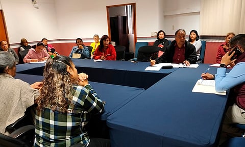 Edil de Uruapan, empeña su palabra ante pobladores del municipio