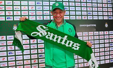 ¡Oficial! Santos presenta a Nacho Ambriz como su nuevo técnico
