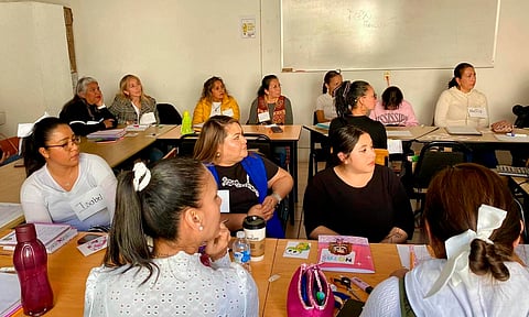 En las aulas y capacitación, más de 45 mil docentes michoacanos: SEE