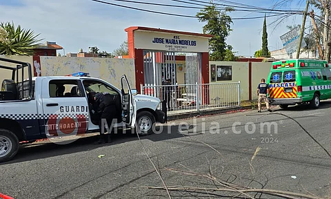 Persiguen a hombre y lo matan en la entrada a una escuela de Zamora