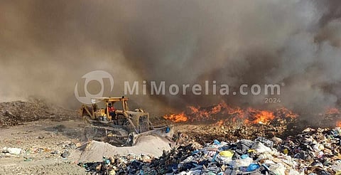 Se registra fuerte incendio del Basurero Municipal de Múgica 