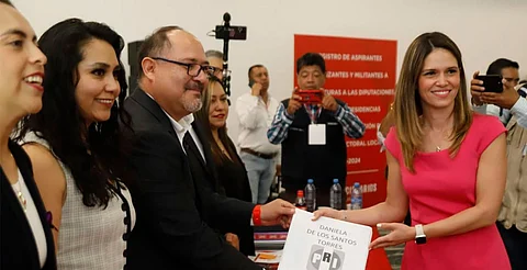 Formaliza Daniela De Los Santos su candidatura al Distrito 17 de Morelia