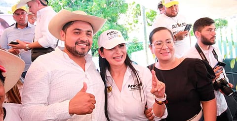 Con gran entusiasmo y festejo Tuzantla refrenda su apoyo a Araceli Saucedo