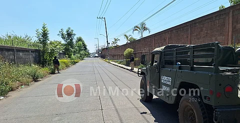 Balean a tres personas a unos metros de la base de la policía en Uruapan