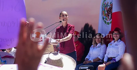 Desde el Estadio Morelos, Sheinbaum promete mantener un gobierno humanista
