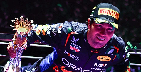 En un apartado, Sergio Pérez vence a Max Verstappen en la escudería Red Bull