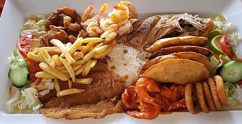 ¡Pulpo, camarones o pescado! Deléitate con estos manjares en playas de Michoacán