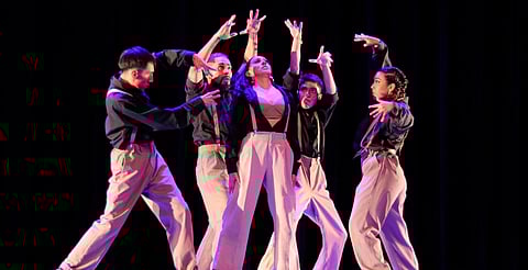 Un centenar de artistas “encendieron” con su baile el Teatro Morelos