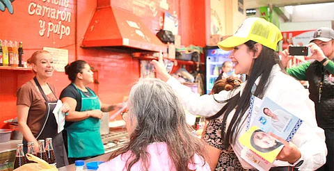 Con comerciantes, asume Araceli Saucedo el compromiso de potenciar su desarrollo