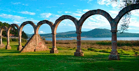 Este fin de semana, primer Festival Gastromezcalero en el lago de Zirahuén