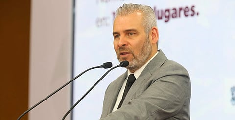 Confirma Bedolla que no bajará matrícula para normales; se mantienen mil 080 lugares