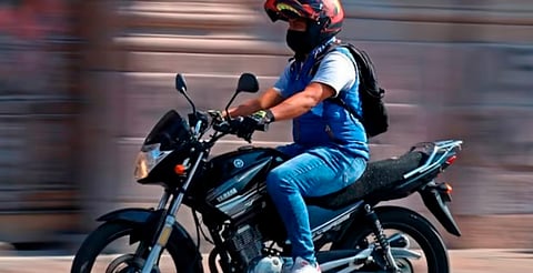 Aprueban diputados reforma para prohibir que menores de 12 años viajen en moto