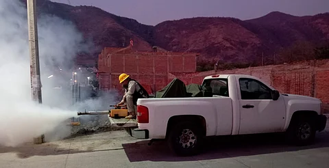 Refuerza SSM operativos contra el dengue en zonas de alta densidad