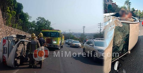 Volcadura automovilística deja 3 heridos a la altura de Casa Michoacán
