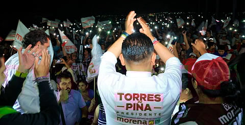 Cientos de vecinos de la colonia Solidaridad respaldan a Torres Piña rumbo a Palacio Municipal