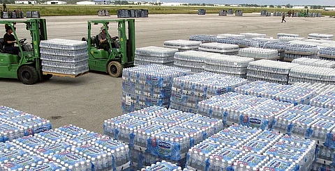 Aumenta 50% compra de agua embotellada, cerveza, refresco y sueros