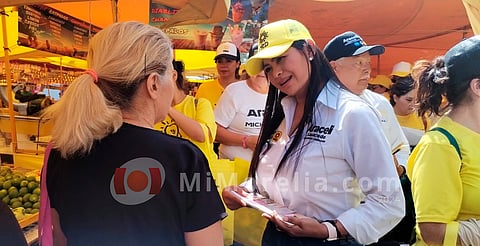 Recorre Araceli Saucedo, tianguis de Avenida Michoacán