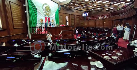 Ante el Congreso de Michoacán 17 diputados solicitaron permiso para faltar a la sesión