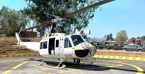 Helicóptero con helibalde atiende incendio forestal en Pátzcuaro