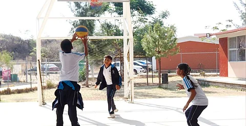 Docentes usan al deporte como aliado para prevenir adicciones: SEE