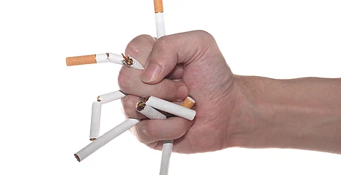 Dejar de fumar es posible; ofrecen terapias gratis