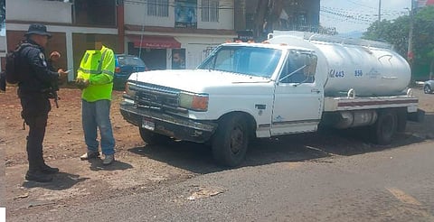 Aseguran en Morelia pipa de agua por presunto "huachicol"; no contaba con documentación