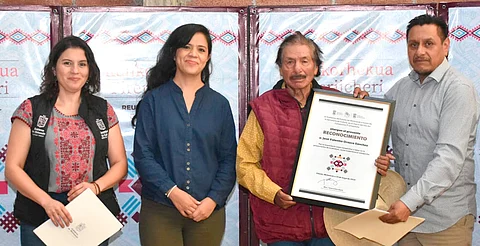 Reconocen a Tata Valentín por contribuir a preservar la pirekua