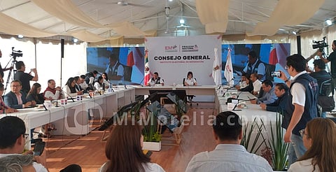 Instala IEM sesión permanente en jornada electoral de Michoacán