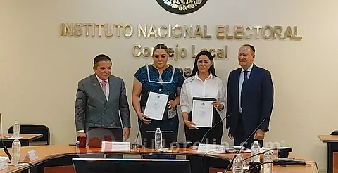 Araceli Saucedo recibe constancia como senadora por Michoacán