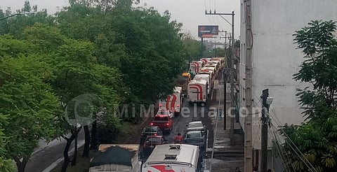 Mientras llueve, colapsa Morelia por paro de transportistas