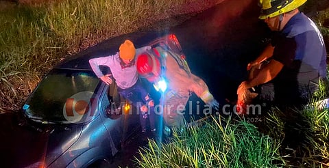 Automovilista cae a canal de agua en el municipio de Tarímbaro
