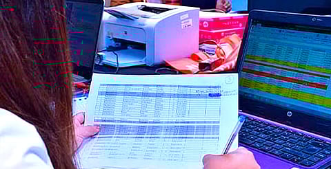 SEE denuncia fraude por presunta venta de plazas