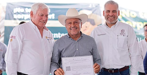 Avance en entrega de fertilizantes gratuitos va al 82 %: Bedolla