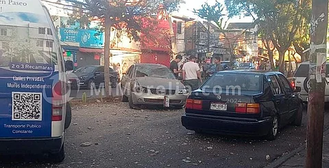 Automovilista choca contra un poste en la avenida Pedregal en Morelia