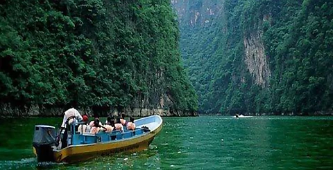 Turista va a Cañón del Sumidero y dice que cocodrilos son falsos; "no se mueven"