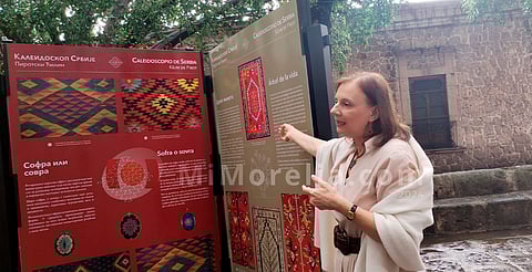Inauguran exposición, “Caleidoscopio de Serbia, Kílim de Pirot”