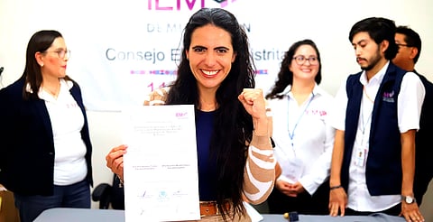 Giulianna Bugarini recibe constancia que la acredita como diputada del distrito 11