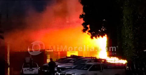 Morelia: reportan incendio de camión en CFE de Ventura Puente
