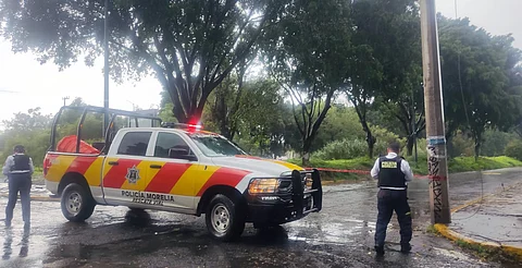 Fuerte lluvia, granizo y viento dejan afectaciones en Morelia