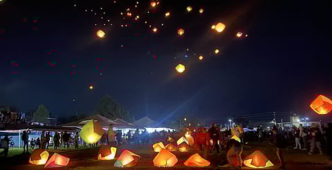 Más de 70 globos de cantoya iluminarán el cielo durante el Monarca Fest