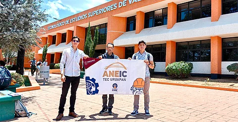 Aprueban primeros apoyos de traslado internacional para cuatro estudiantes