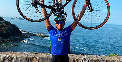 Atleta michoacano pide apoyo para participar en mundial de triatlón en España