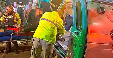 Policía Morelia brinda apoyo médico a joven atropellado