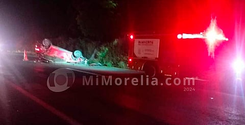 Vuelca auto en la Morelia-Pátzcuaro; un bebé y un niño de 3 años, entre los lesionados