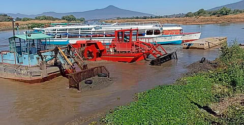 Retirados, más de 45 mil metros cúbicos de lodo en lago de Pátzcuaro
