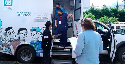 Unidad móvil de la SSM realiza estudios de Papanicolaou en oficinas de MIMORELIA